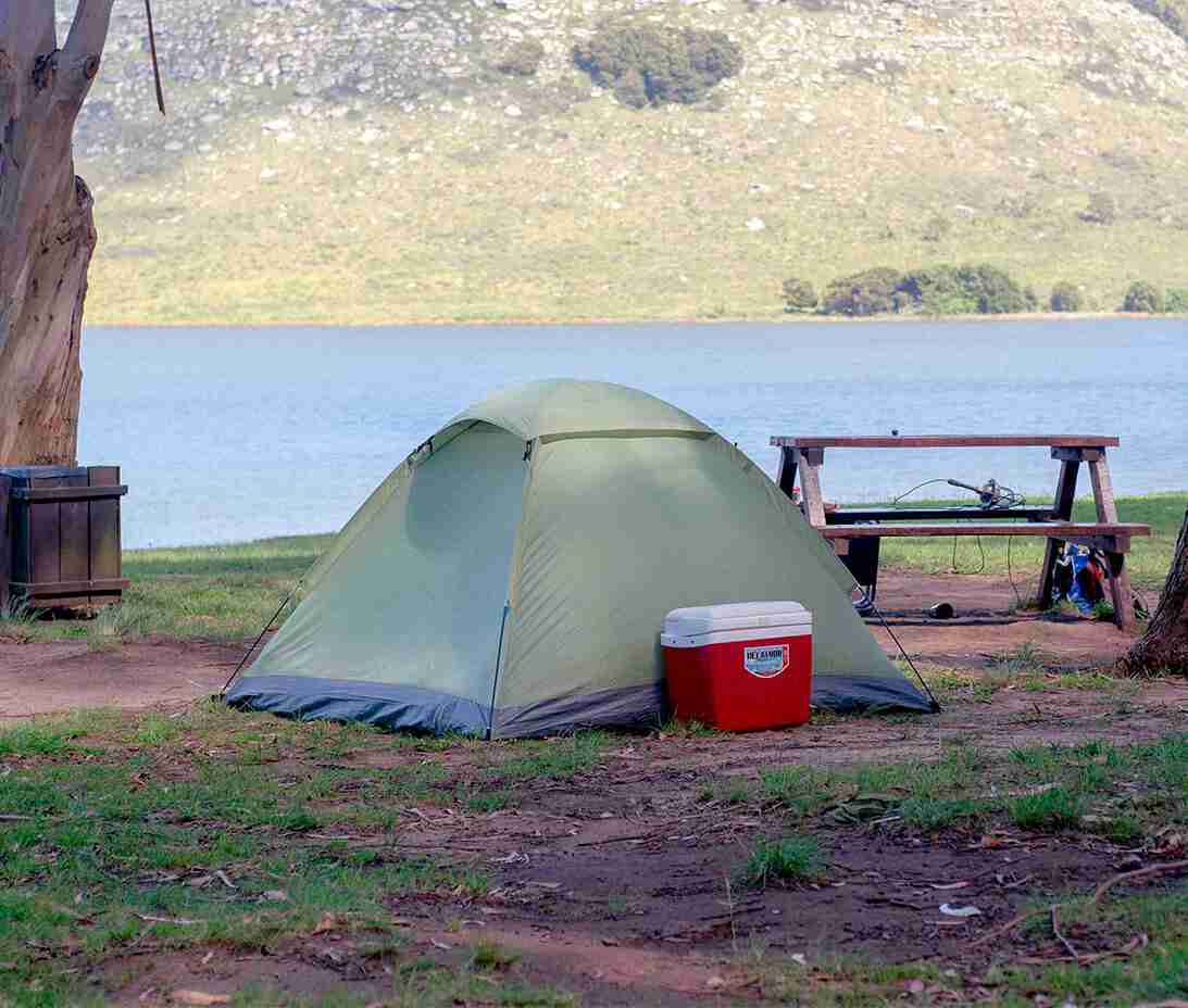 Imagen de una carpa en sector camping